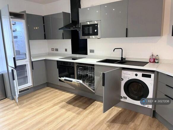 Fully Integrated Kitchen With Quartz Worktops