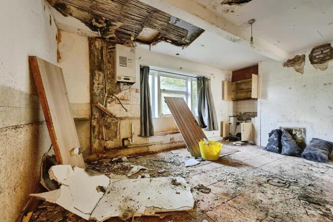 4 bed Terraced for sale Image 12