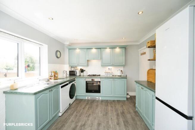 3 bed Semi-Detached for sale Image 11