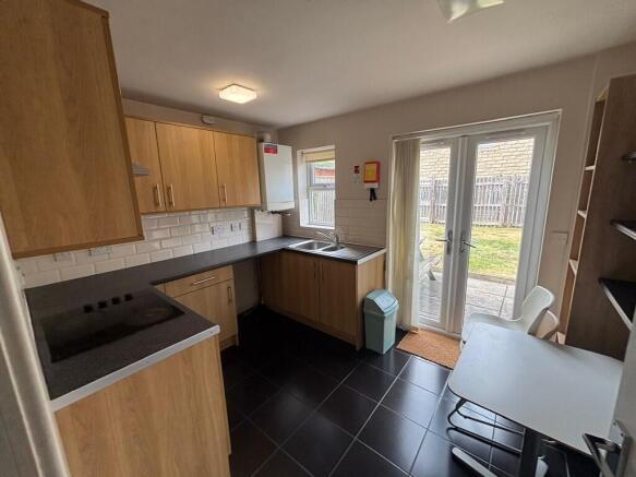 3 bed Semi-Detached to rent Image 5