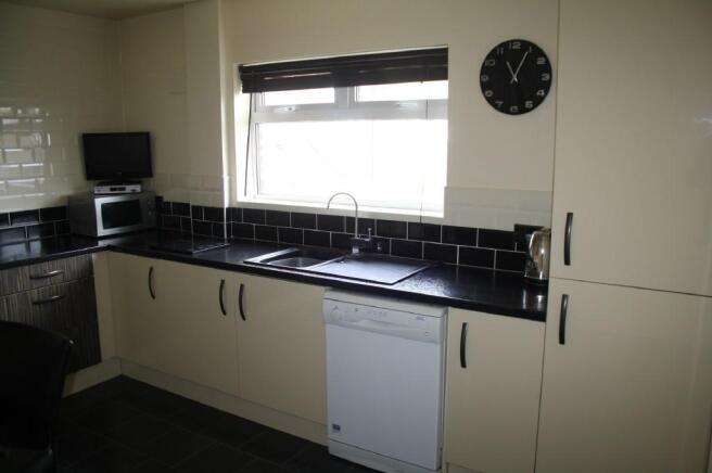 Kitchen / dining