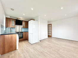 Flat 8, 4, Blackdown Close, East Finchley, London N2 8JF