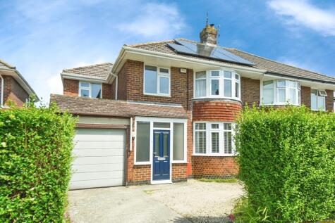 Dorchester Road - Lawn, Swindon, SN3
