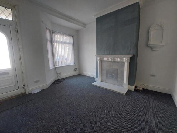 2 bed Terraced to rent Image 5