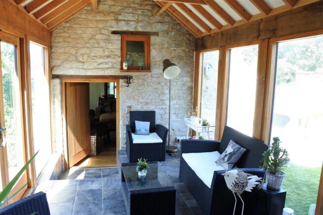 GARDEN ROOM