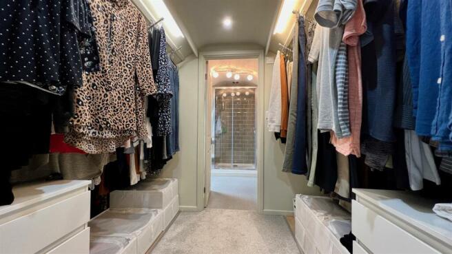 Bed 1 DRESSING ROOM / ENSUITE