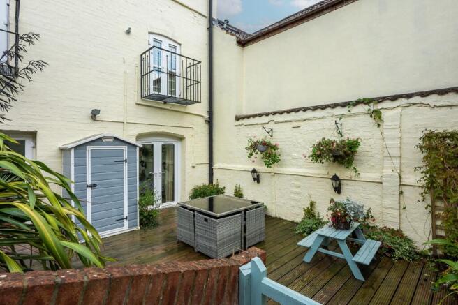 Flat 1 Courtyard