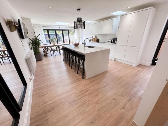 Kitchen / Diner / Entertaining