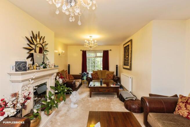 4 bed Semi-Detached for sale Image 4