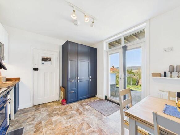 4 bed Detached for sale Image 6