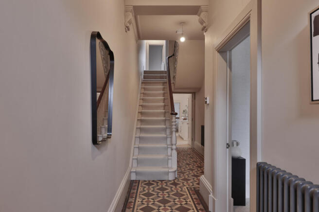 5 bed Town House for sale Image 6