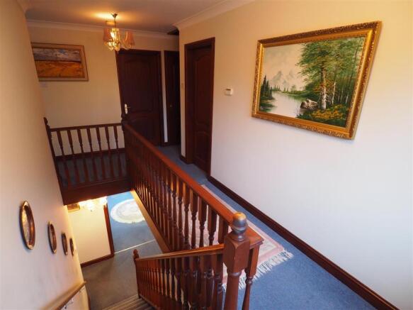 Spacious Galleried Landing 396
