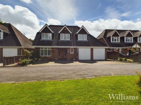 Double Garage & Driveway