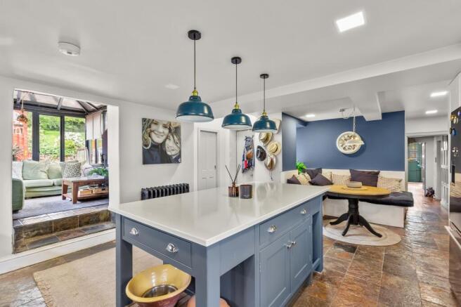4 bed Detached for sale Image 5