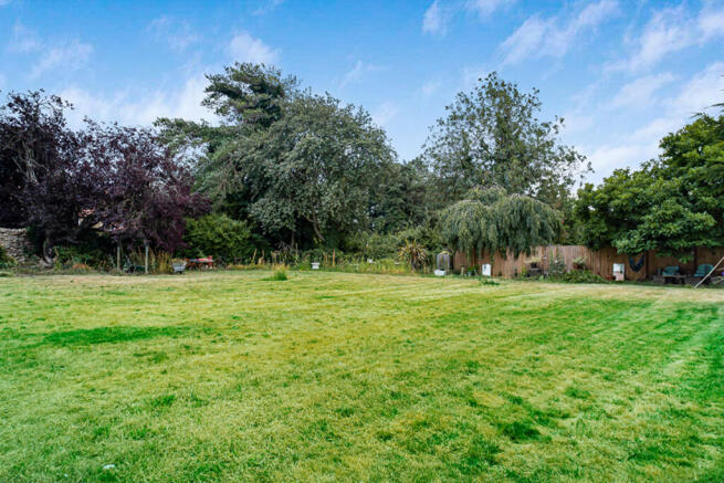 4 bed Detached for sale Image 5