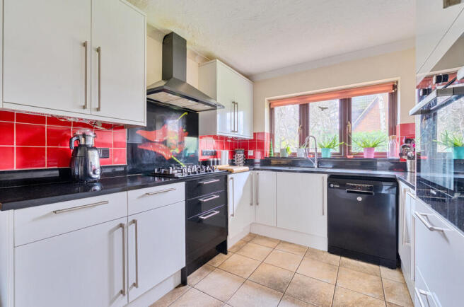 1384332-13-6936f6...