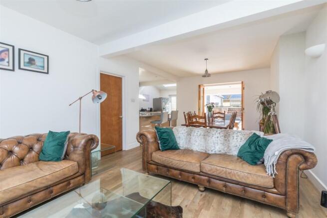 Living/Dining Room