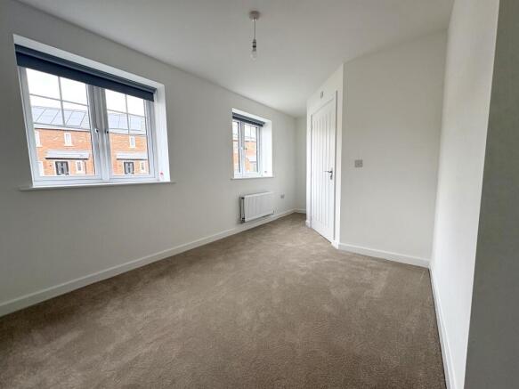 2 bed Flat to rent Image 4