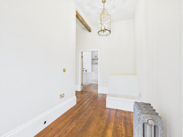 3 bed Apartment for sale Image 11