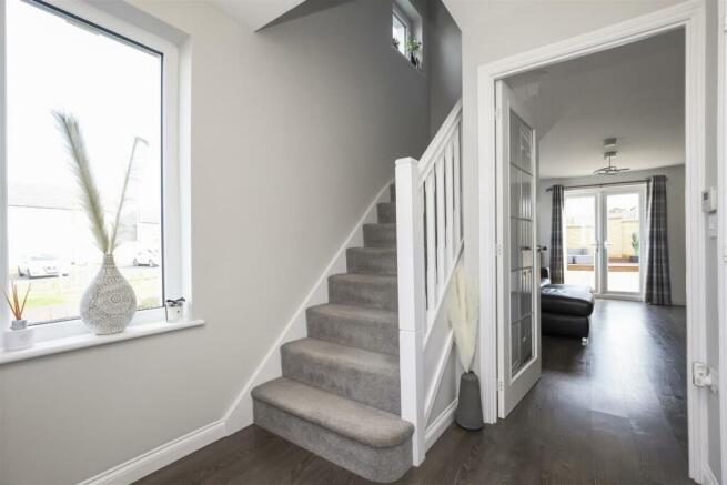 29 Russell Avenue_05.jpg