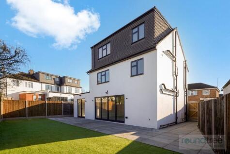 Whitehouse Avenue, Borehamwood, WD6