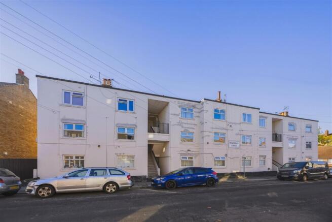 Flat 8, Newcomen Court, Newcomen Road, Portsmouth-