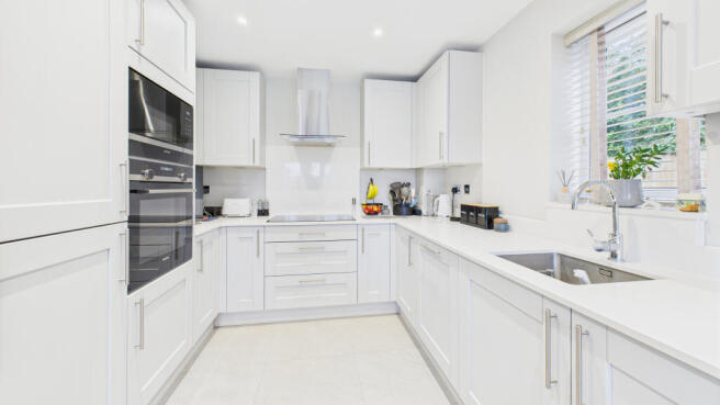 CAM04968G0-PR0062-STILL009