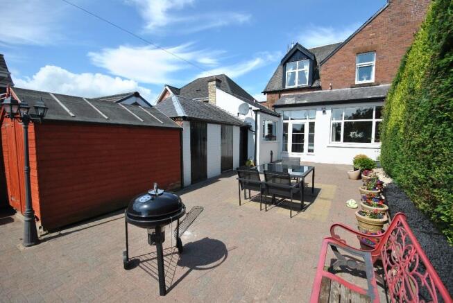 REAR GARDEN3