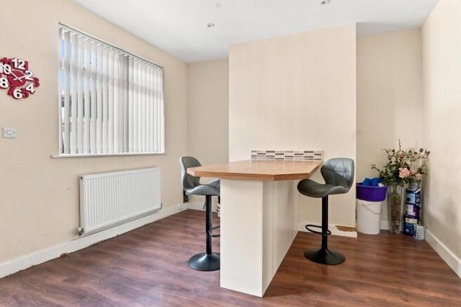 3 bed Semi-Detached for sale Image 7