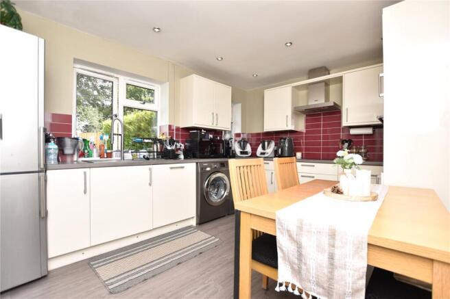 3 bed Semi-Detached for sale Image 10