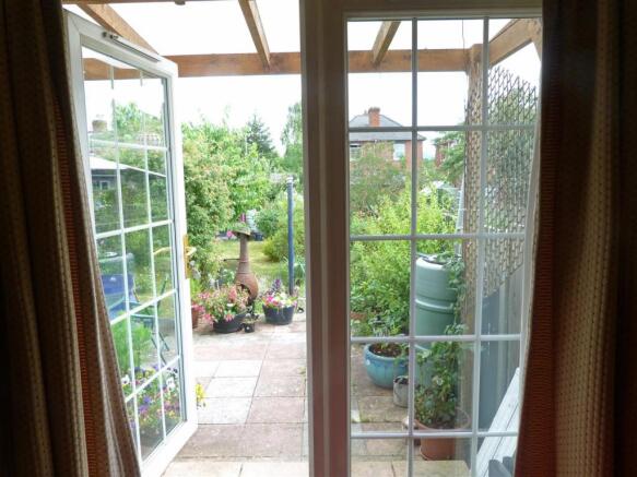 sitting room to gard