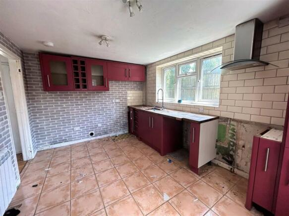 25a Semington Road - Kitchen.jpg