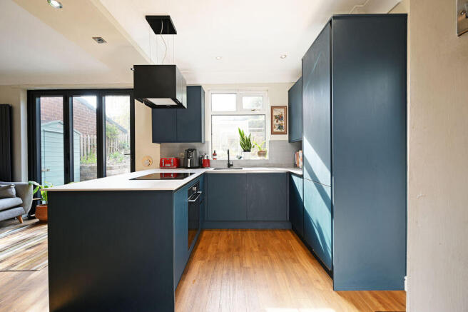 3 bed Semi-Detached for sale Image 8