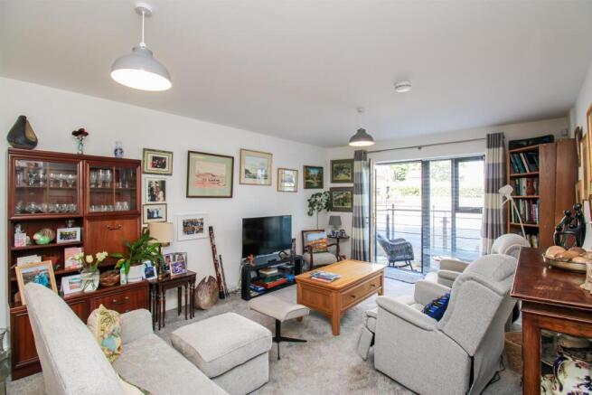 2 bed Apartment for sale Image 5