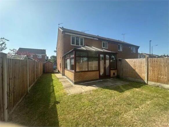 3 bed Town House for sale Image 2