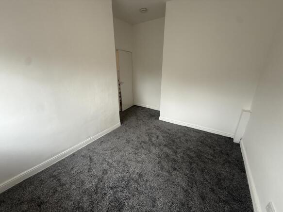 2 bed House to rent Image 8