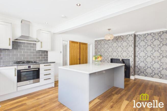 3 bed Semi-Detached for sale Image 2