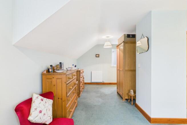 4 bed Detached for sale Image 12