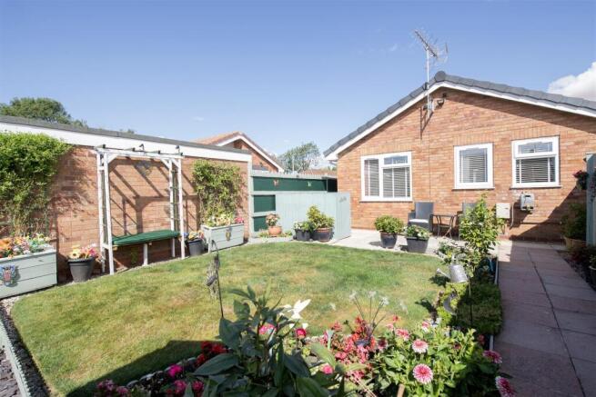 2 bed Detached Bungalow for sale Image 5