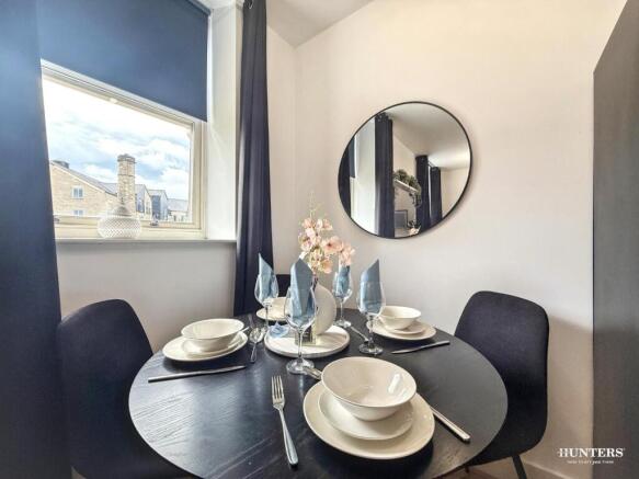 2 bed Apartment to rent Image 4
