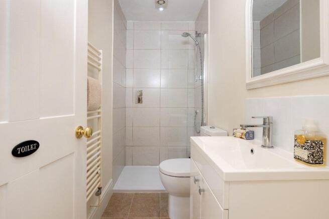 Gf Shower Room