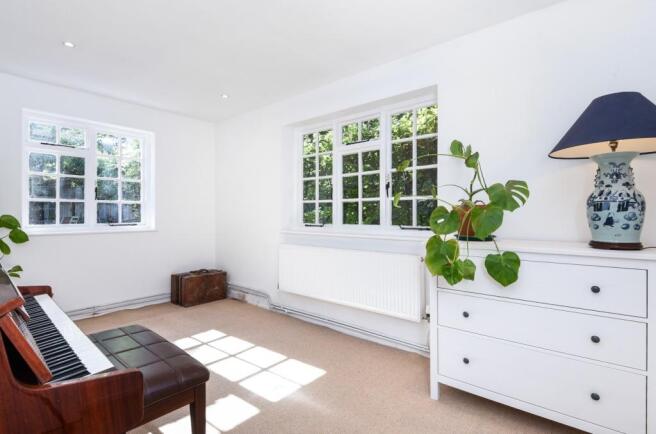Bedroom 3/play room
