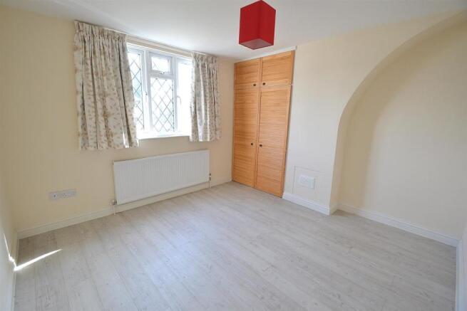 165LONDONROADB2.JPG