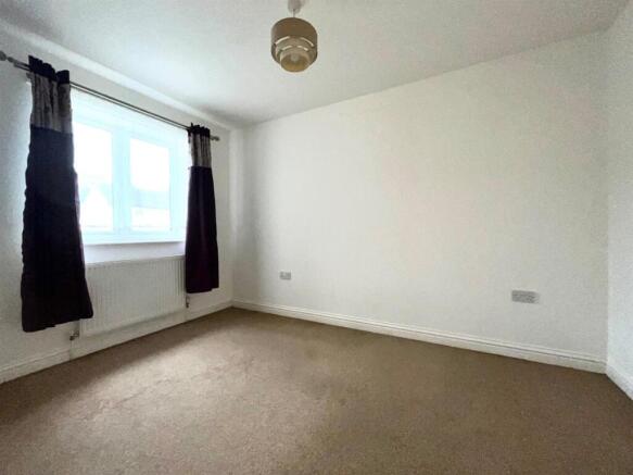 Bedroom 1.jpg