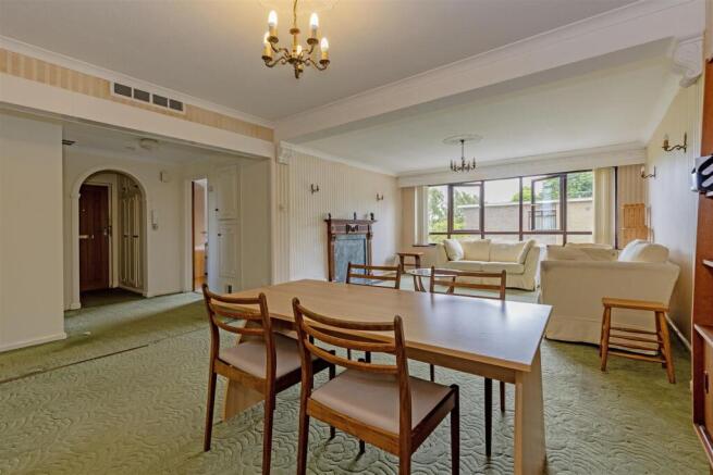 2 bed Apartment for sale Image 9