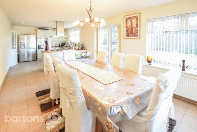 4 bed House for sale Image 12