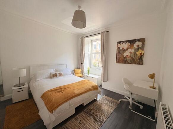 Bedroom 28-7 Watson Crescent