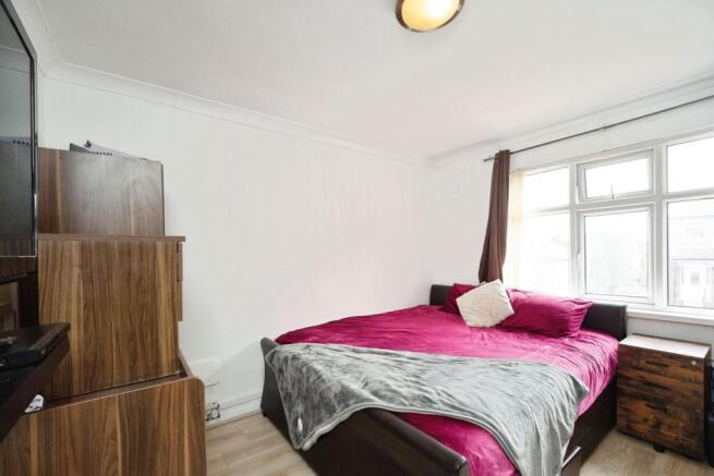 3 bed Semi-Detached for sale Image 8