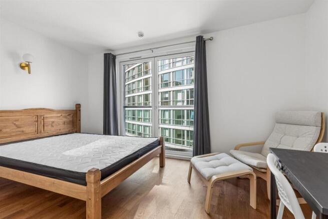 140720268_REL_Flat 824 New Providence Wharf 1 Fair