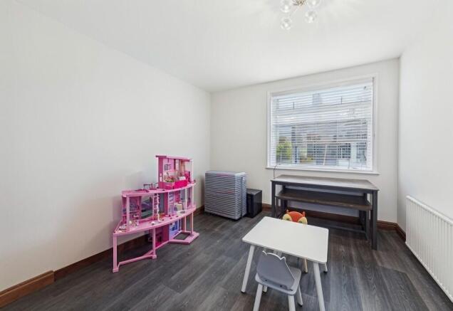 3 bed Semi-Detached for sale Image 7